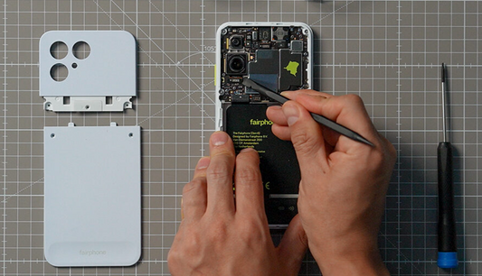 Product design: iPhone vs Fairphone